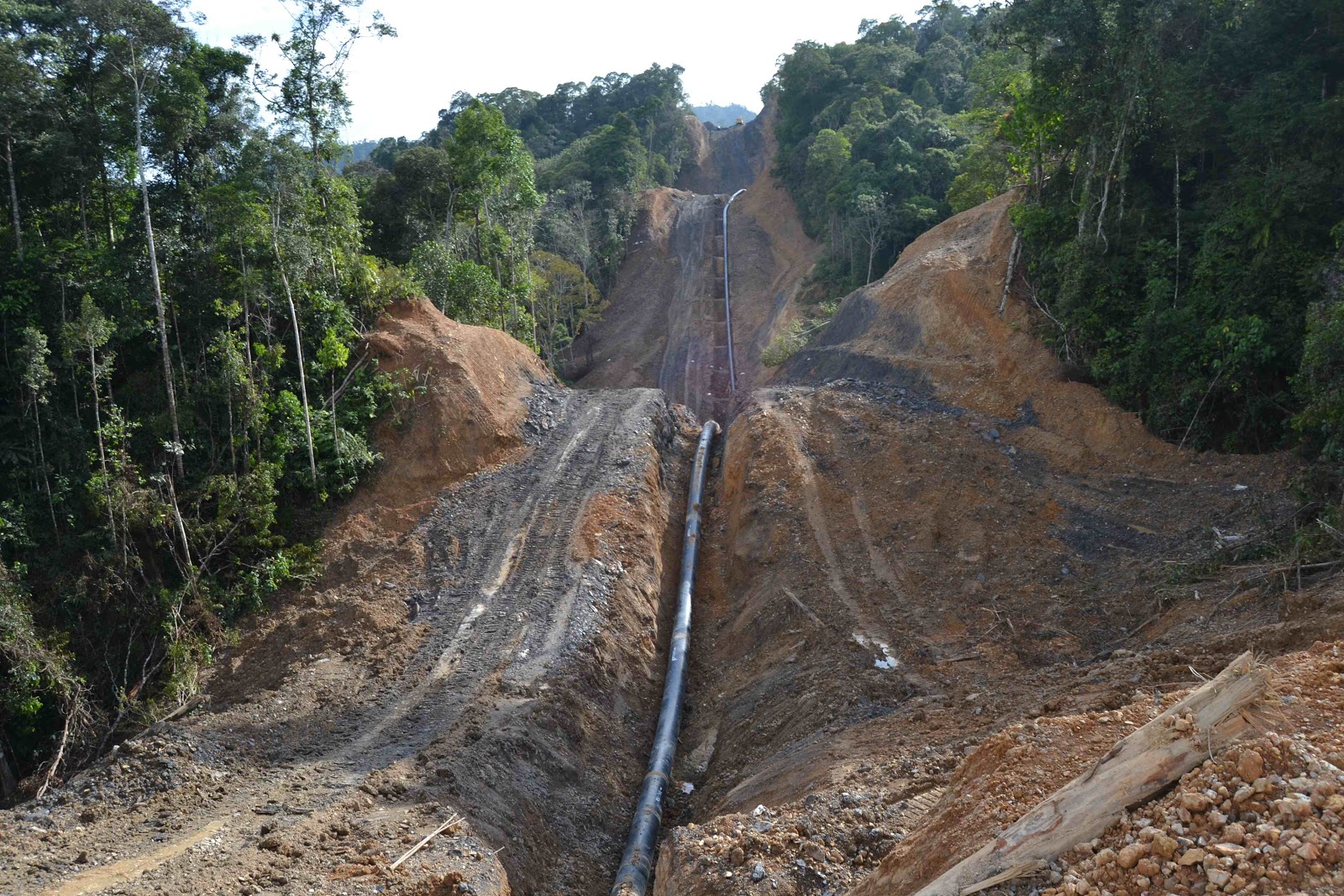 Pic_1_construction_work_of_the_Petronas_pipeline