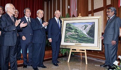 Look how we planned to destroy the jungle! Taib, Awang Tengah and PM Najib Razak unveiling the world's most depressing painting