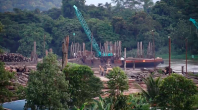 Menua Sarawak diatu duduk ba nanga jalai, milih entara pengawa industri ti meruan, ngena kuasa hidro ti besai tauka milih pengawa pemansang ti meruan ngena sistem kuasa karan ti bepusat ba siti palan sereta mayuh pemilih, ku Borneo Project