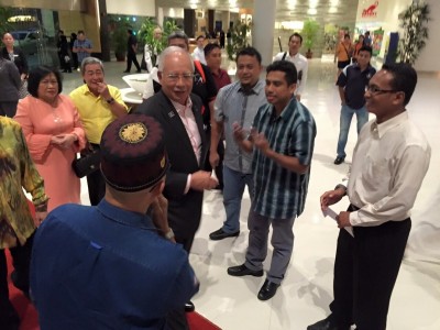  ‘Bala penyukung’ ti gaga ati nyambut penemuai Najib malam nya