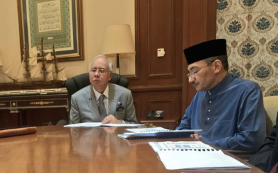 Najib Razak faced a unanimously hostile cabinet on Friday am