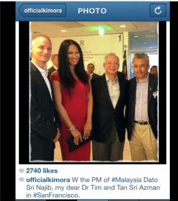 Bos GSI Malaysia ti chukup begaya lawa, Tim Leissner enggau bini iya ti mega siku model ti tebilang Kimora Lee Simmonds begambar enggau Menteri Besai Najib, enggau bini iya Rosmah Mansor, ti bekelala nengah Facebook