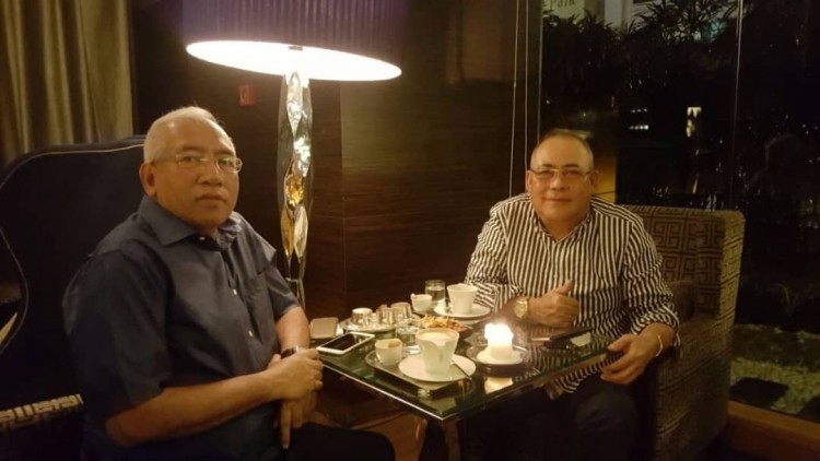 Jepak Holdings owner, PPB man Saidi Abg Samsudin (right) with the ex-Minister of Education